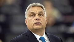 Opozice si stěžuje na Orbánovy cesty. Platí mu je podnikatel, který těží ze státních zakázek