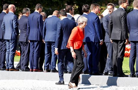 Britská premiérka Theresa Mayová se na neformálním setkání v Salcburku dokala...