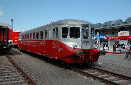 Jediný exemplá meziválené motorové lokomotivy Stíbrný íp vznikl na pelomu...