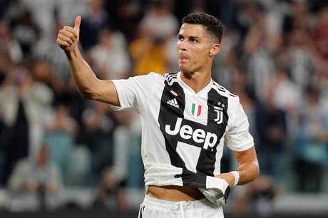 Cristiano Ronaldo si pipsal dv asistence v zápase s Neapolí