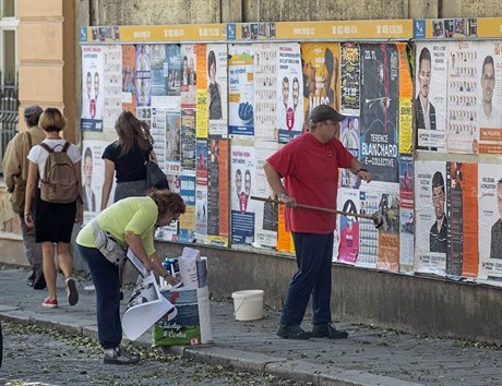 Volby a plakáty kandidát obyvatele Olomouce píli nevzruují. K volebním...