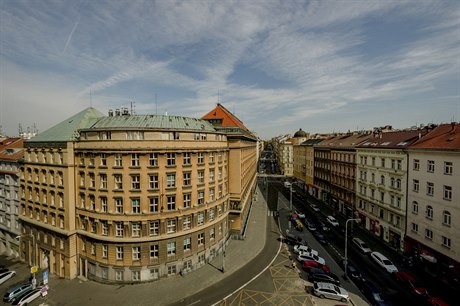 Pohled ze stechy do Slezské ulice a na Praský mstský soud.