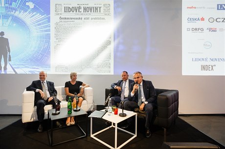 Lidové noviny uspoádaly konferenci s názvem Pítích 100 let republiky.