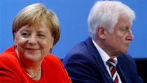 Nmeck kanclka Angela Merkelov a spolkov ministr vnitra Horst Seehofer.