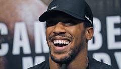 Anthony Joshua na tiskové konferenci p�ed zápasem s Alexanderem Povetkinem