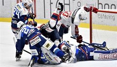 Utkání 5. kola hokejové extraligy: HC Dynamo Pardubice - HC Kometa Brno, 29....