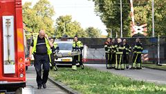 Při srážce nákladního kola s vlakem zahynuly v Nizozemsku čtyři děti