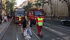 Náklaďák strhnul trolej, v Praze kvůli tomu zkolabovala tramvajová doprava