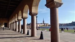 Výhled ze Stockholmské radnice na Staré msto.