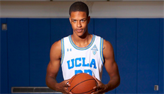 Shareef O'Neal na tréninku UCLA.