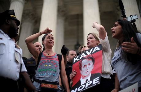 Protesty proti zvolen Bretta Kavanaugha soudcem americkho Nejvyho soudu.