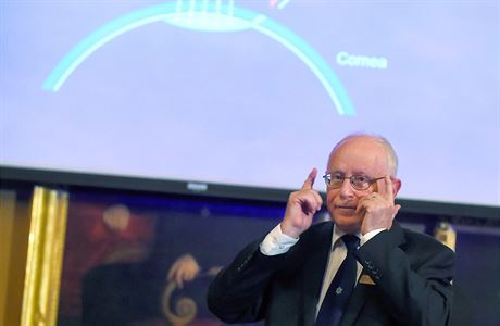 Amerian Arthur Ashkin zskal leton Nobelovu cenu za fyziku.