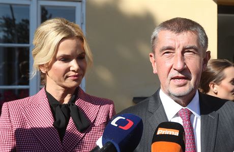 Premir Andrej Babi odvolil spolen s manelkou.