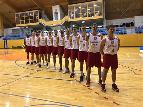 Basketbalisté Svitav v retrodresech