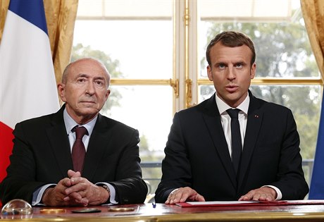 Bývalý ministr vnitra Gérarde Collomb a prezident Emmanuel Macron.