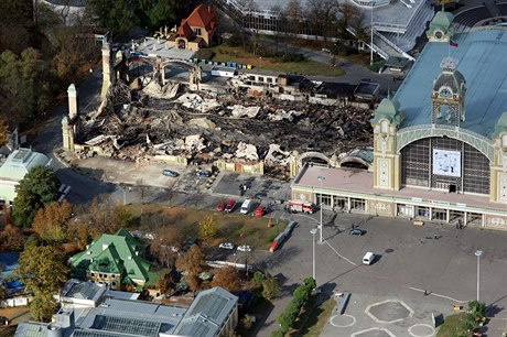 Poár Prmyslového paláce z 16. íjna 2008.