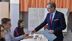 Pedseda ODS Petr Fiala odevzdal svj hlas v první den komunálních voleb 5....