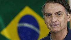 Favorit v brazilských prezidentských volbách Jair Bolsonaro piel volit v...