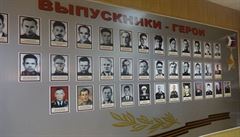 Snímek ze zdi hrdin na ruské vojenské akademii.