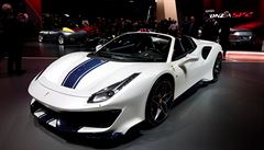 Nové Ferrari 488 Pista Spider je jubilejním padesátým vozem, který je bez...