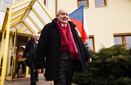 Petr Hannig poté, co v praských Kunraticích v lednu 2018 odvolil v...