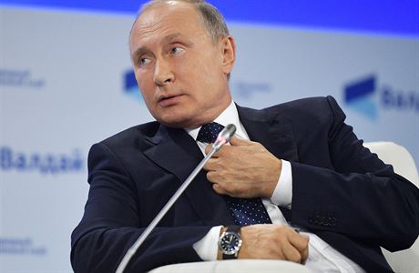 Rusk prezident Vladimir Putin v debat se leny diskusnho klubu Valdaj v...