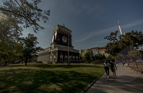 Plenik navrhl také úpravy námstí, k tm vak nikdy nedolo.