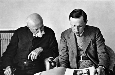 Tomáš Garrigue Masaryk (vlevo) a Karel Čapek
