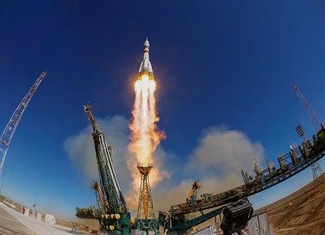Lo Sojuz se k ISS ani nepiblíila a musela nouzov pistát po tzv. balistické...