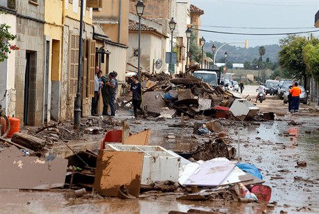 Následky silných de a bleskových záplav na Mallorce.