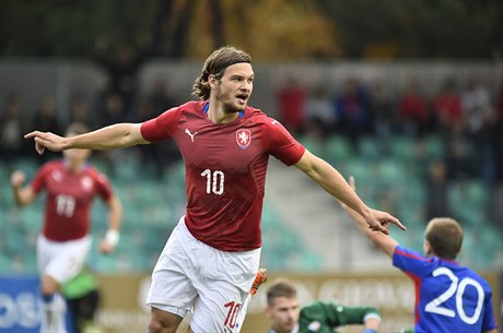 Mat�j Pulkrab z �R se raduje z gólu do sít� Moldavska.