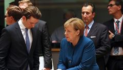 Nmecká kancléka Angela Merkelová debatuje s rakouským kancléem Sebastianem...
