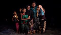 Rohingská rodina se vylouje v Bangladéi: Tisíce uprchlík se 26. záí...