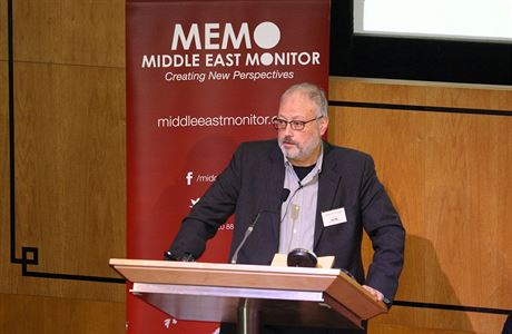 Novin Chakd hovoil v roce 2018 na konferenci Middle East Monitor v...