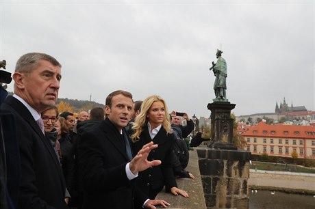 Andrej Babi s francouzským prezidentem Emmanuelem Macronem na praském Karlov...