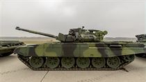 Tank T-72M4 CZ je vyzbrojen 125mm kanonem s rychlost stelby a 8 ran za...