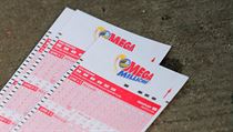 Kupóny Mega Millions lottery v USA.