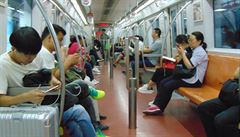 NSK OK: Zlat tden, ucpan ulice lidmi a metro v Pekingu