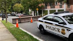 Policejní vozidlo v uzavřené oblasti kolem domu Baracka Obamy. | na serveru Lidovky.cz | aktuální zprávy
