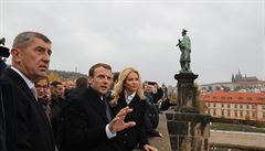 Andrej Babi s francouzským prezidentem Emmanuelem Macronem na praském Karlov...