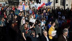 Lidé v Londýn protestovali proti Brexitu.
