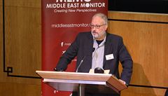 Noviná Cháakdí hovoil v roce 2018 na konferenci Middle East Monitor v...