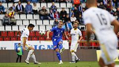 Jakub Pl�ek (uprost�ed v modrém).