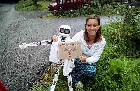 Robot Matylda se vyd na cestu autostopem