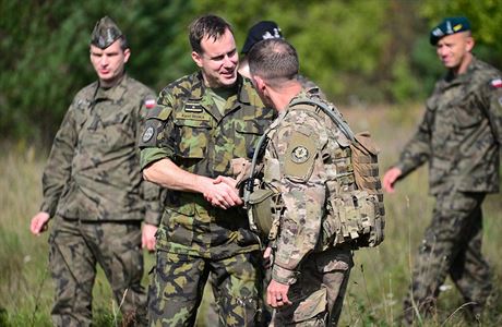Brigádní generál Karel ehka psobí v rámci sil NATO v pozici zástupce velitele...
