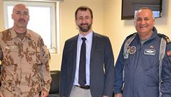 Petr Štěpánek, český velvyslanec v Afghánistánu (uprostřed).