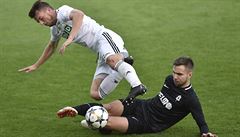 Souboj Petra Galuky z Karviné a Jakuba Povaance z Jablonce.