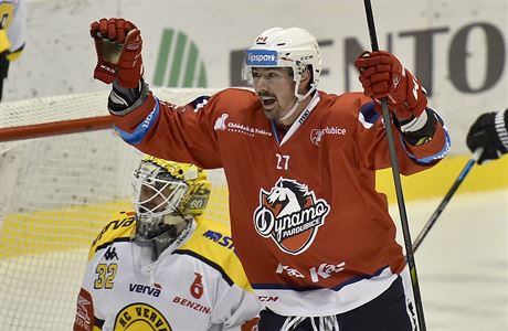 Utkn 16. kola hokejov extraligy: HC Verva Litvnov - HC Dynamo Pardubice, 3....