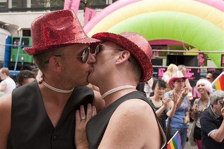 Homosexuální pár (ilustrační foto)