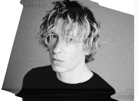 Britský producent Daniel Avery